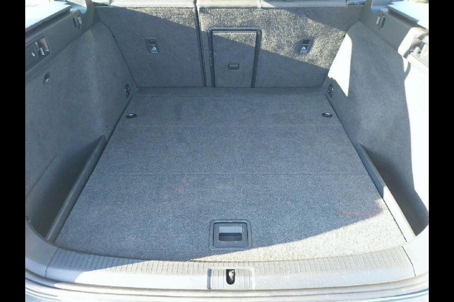 Volkswagen Golf 1.0 TSI Comfortline Business airco,cruise,navigatie,stoelverwarming,parkeersensoren,