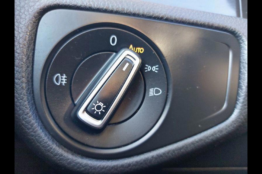 Volkswagen Golf 1.0 TSI Comfortline Business airco,cruise,navigatie,stoelverwarming,parkeersensoren,