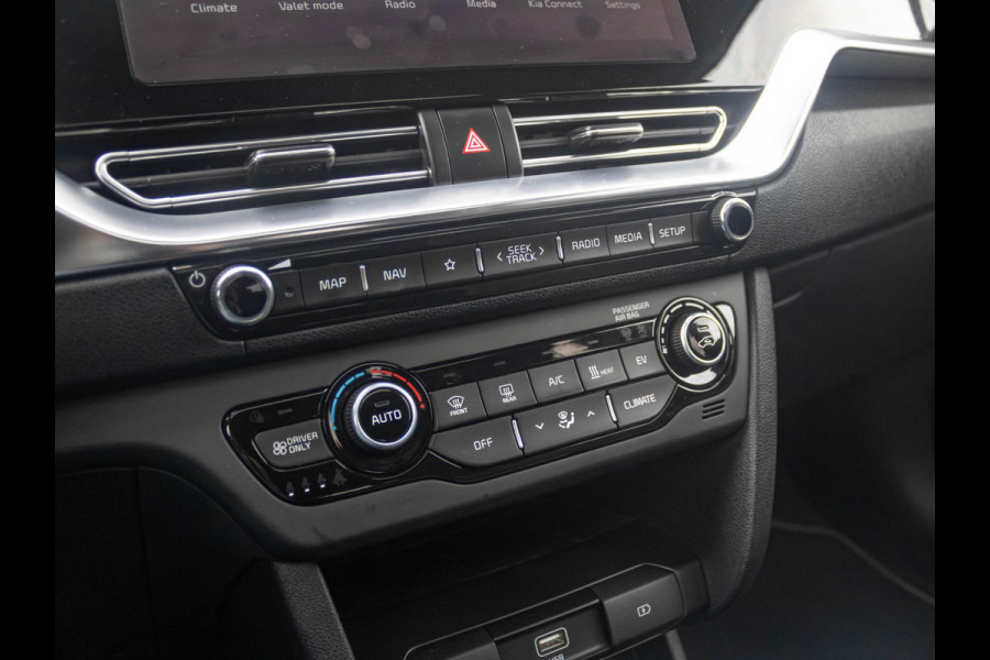 Kia e-Niro DynamicPlusLine 64 kWh l Stoel verwarming l Stuurwiel verwarming l 3 Fase l Trekhaak