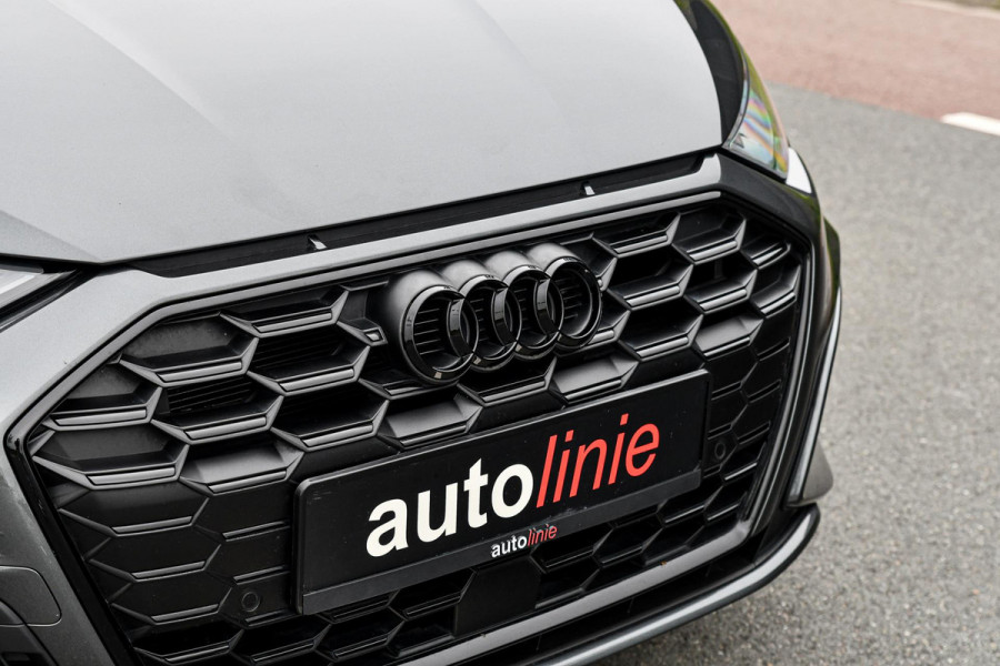Audi A3 Sportback 45 TFSI e S edition Competition. BTW, Pano, Keyless, Sfeer, Camera, CarPlay!