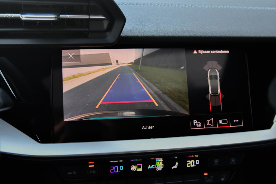 Audi A3 Sportback 45 TFSI e S edition Competition. BTW, Pano, Keyless, Sfeer, Camera, CarPlay!