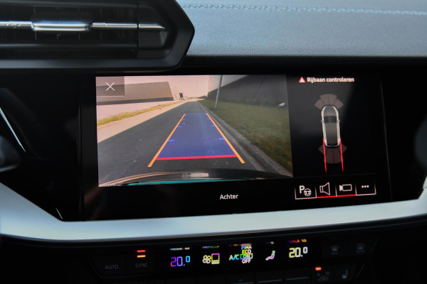 Audi A3 Sportback 45 TFSI e S edition Competition. BTW, Pano, Keyless, Sfeer, Camera, CarPlay!