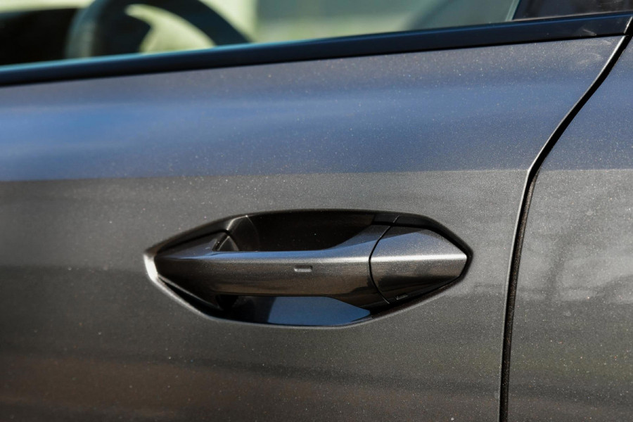 Audi A3 Sportback 45 TFSI e S edition Competition. BTW, Pano, Keyless, Sfeer, Camera, CarPlay!