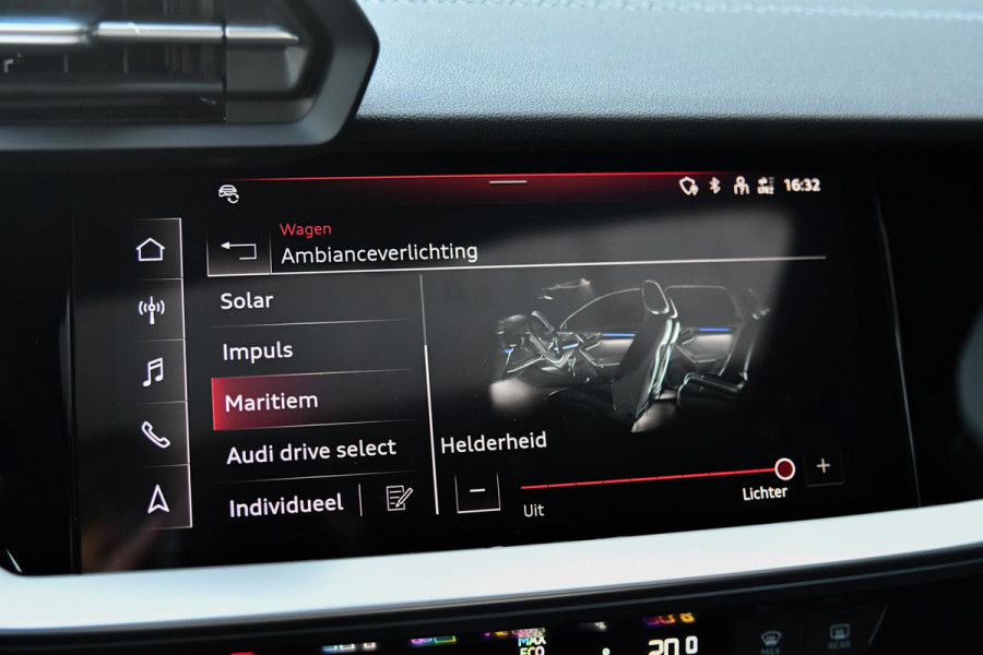 Audi A3 Sportback 45 TFSI e S edition Competition. BTW, Pano, Keyless, Sfeer, Camera, CarPlay!