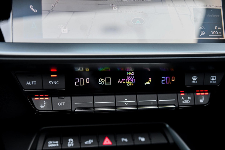 Audi A3 Sportback 45 TFSI e S edition Competition. BTW, Pano, Keyless, Sfeer, Camera, CarPlay!