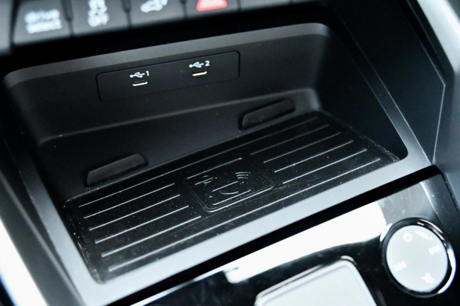 Audi A3 Sportback 45 TFSI e S edition Competition. BTW, Pano, Keyless, Sfeer, Camera, CarPlay!