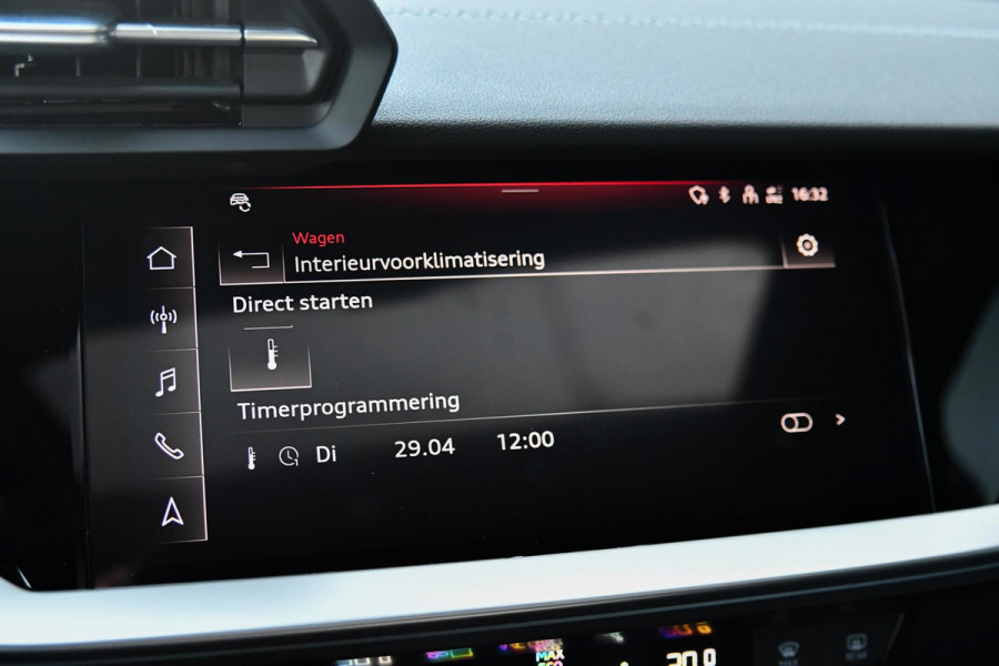 Audi A3 Sportback 45 TFSI e S edition Competition. BTW, Pano, Keyless, Sfeer, Camera, CarPlay!