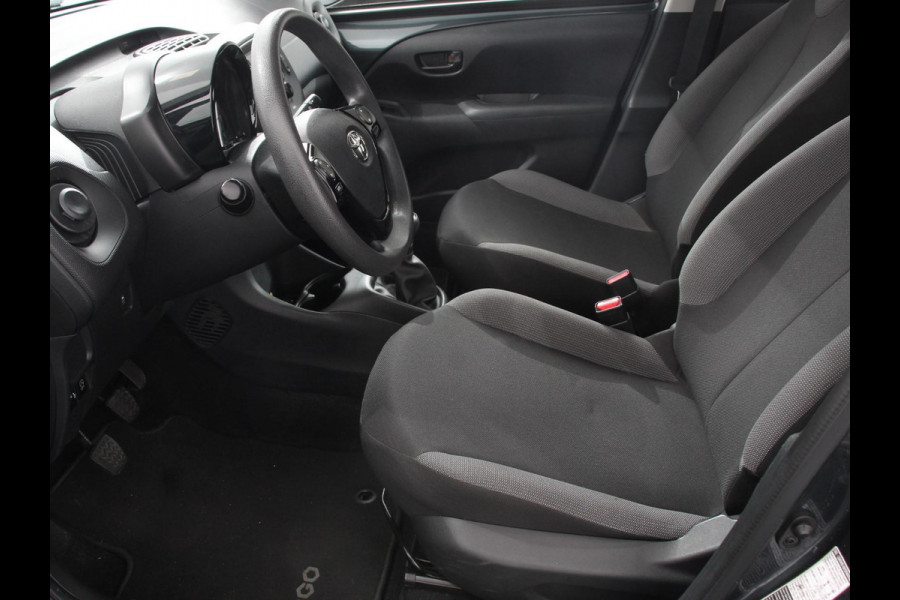 Toyota Aygo 1.0 VVT-i x-fun Airco Bluetooth Led 5 deurs
