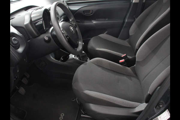 Toyota Aygo 1.0 VVT-i x-fun Airco Bluetooth Led 5 deurs