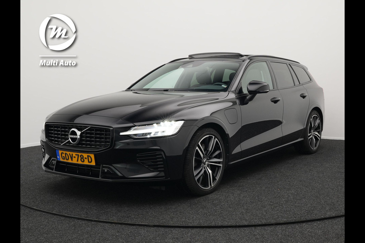 Volvo V60 T8 Recharge AWD R-Design Plug In Hybrid LONG RANGE INCL BTW PHEV | Panodak | Trekhaak af Fabriek | Adaptive Cruise | Lederen Sportstoelen Memory | Camera | Stuur / Stoelverwarming | Apple Carplay | 19"L.M |