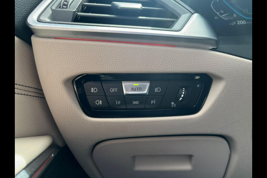 BMW 3 Serie Touring 330e High Executive  | M Sport | dealer onderhouden