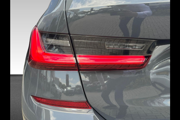 BMW 3 Serie Touring 330e High Executive  | M Sport | dealer onderhouden