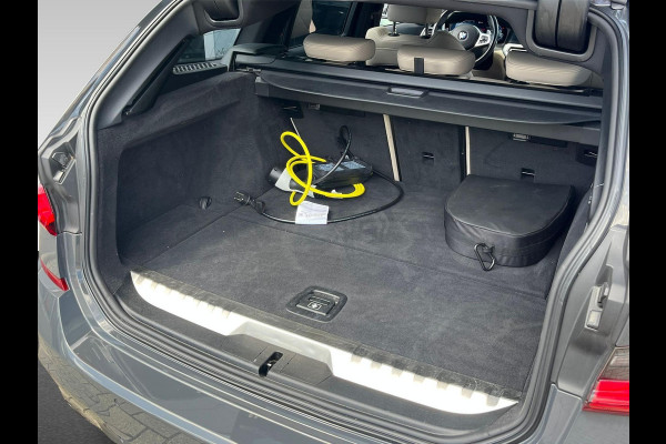 BMW 3 Serie Touring 330e High Executive  | M Sport | dealer onderhouden