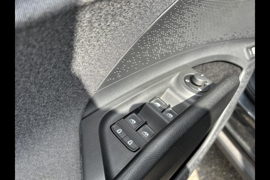 Škoda ENYAQ iV 80 Loft ELEKTRISCHE TREKHAAK | CAMERA | HEAD UP