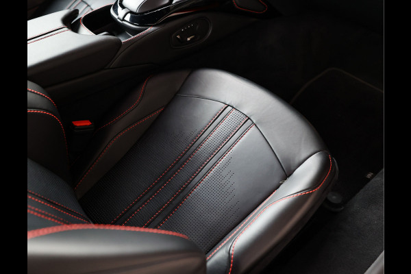 Aston Martin Vantage 4.0 V8 *AML Hyper Red*Historie*