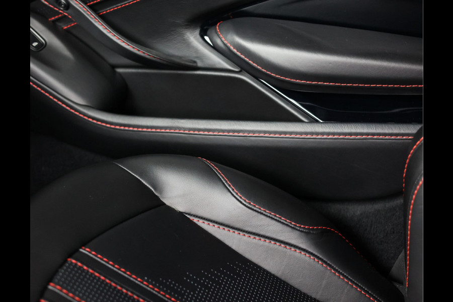 Aston Martin Vantage 4.0 V8 *AML Hyper Red*Historie*
