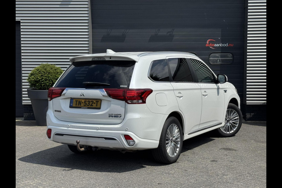 Mitsubishi Outlander 2.4 PHEV Intense+ | Panoramadak | Camera | DAB | 18 Inch Lichtmetalen Velgen | Carplay |