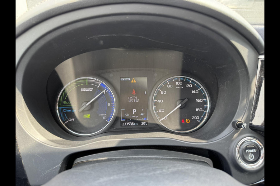 Mitsubishi Outlander 2.4 PHEV Intense+ | Panoramadak | Camera | DAB | 18 Inch Lichtmetalen Velgen | Carplay |