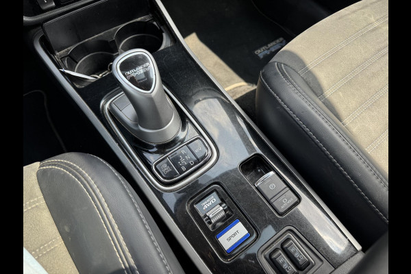 Mitsubishi Outlander 2.4 PHEV Intense+ | Panoramadak | Camera | DAB | 18 Inch Lichtmetalen Velgen | Carplay |
