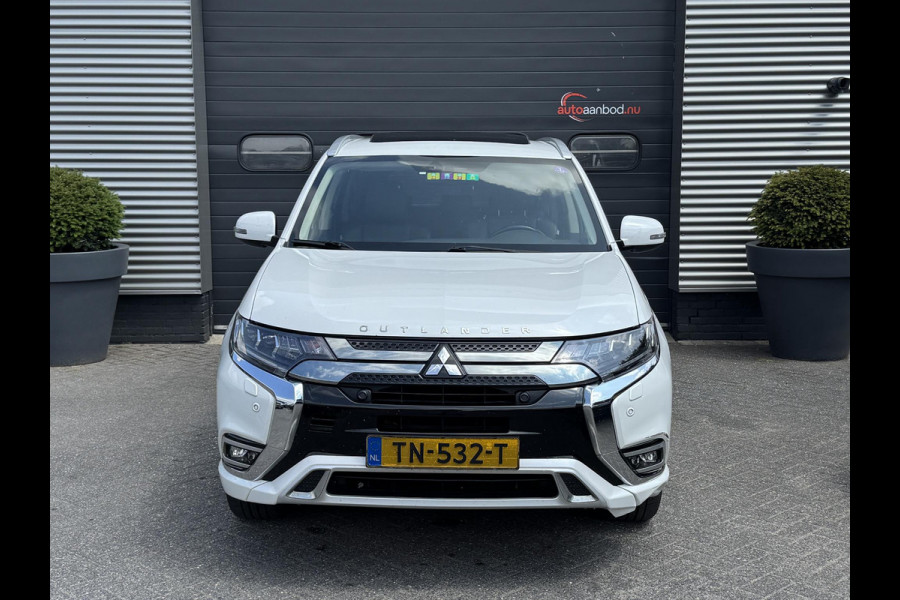 Mitsubishi Outlander 2.4 PHEV Intense+ | Panoramadak | Camera | DAB | 18 Inch Lichtmetalen Velgen | Carplay |