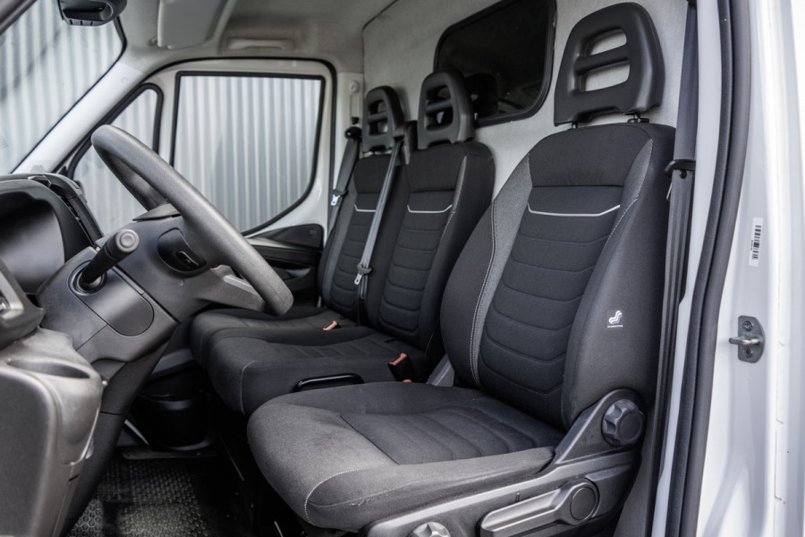 Iveco Daily **35S16V | L4H2 | Automaat | 157 PK | 3.5T Trekgewicht | Climate | Cruise | Euro 6**