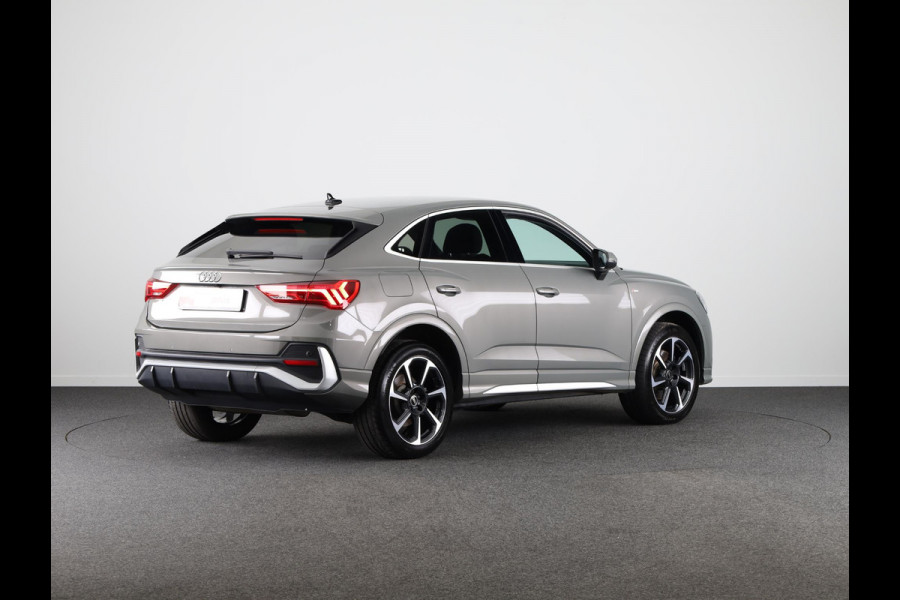 Audi Q3 Sportback 45 TFSI e S Edition 245 pk S-tronic | Navigatie | Parkeersensoren | Achteruitrijcamera | Adaptieve cruise control | Stoelverwarming | S-Line |