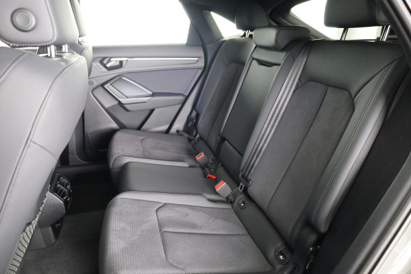 Audi Q3 Sportback 45 TFSI e S Edition 245 pk S-tronic | Navigatie | Parkeersensoren | Achteruitrijcamera | Adaptieve cruise control | Stoelverwarming | S-Line |