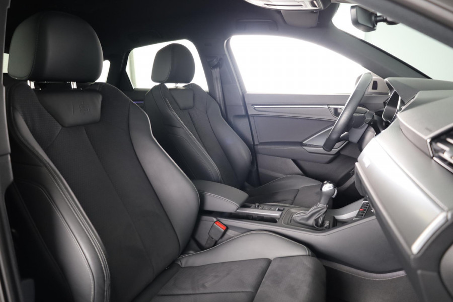 Audi Q3 Sportback 45 TFSI e S Edition 245 pk S-tronic | Navigatie | Parkeersensoren | Achteruitrijcamera | Adaptieve cruise control | Stoelverwarming | S-Line |