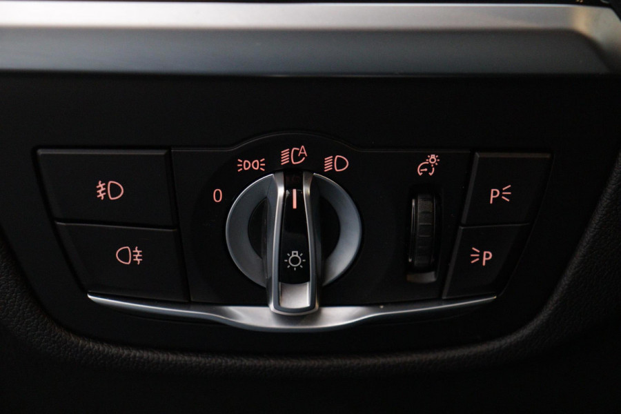 BMW X3 XDrive30e High Executive(NL-auto, 1e Eig, Dealer onderH, Carplay/ Android, Harman/Kardon, Parkeersensoren V+A, Etc)