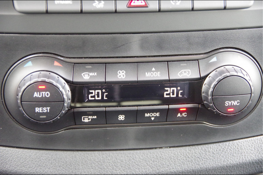 Mercedes-Benz Vito 116 CDI L2 AUT. LED, 2X SCHUIFDEUR, LEDER, CAMERA, NAVI, CRUISE, CLIMA, PARKEERSENSOREN, APPLE CARPLAY