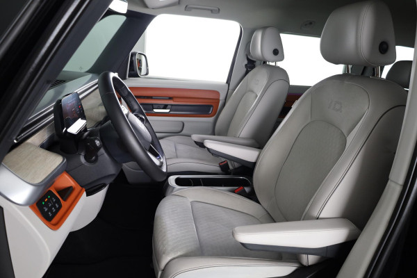 Volkswagen ID. Buzz 1st Max 77kWh 204 PK | Navigatie | Wegklapbare trekhaak | Camera | Keyless entry