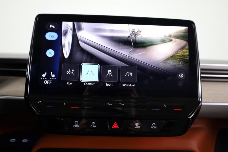 Volkswagen ID. Buzz 1st Max 77kWh 204 PK | Navigatie | Wegklapbare trekhaak | Camera | Keyless entry