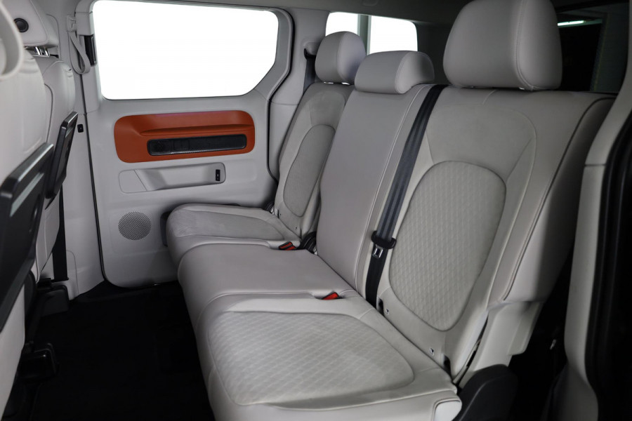 Volkswagen ID. Buzz 1st Max 77kWh 204 PK | Navigatie | Wegklapbare trekhaak | Camera | Keyless entry