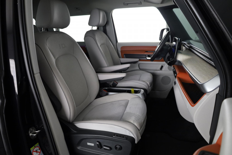 Volkswagen ID. Buzz 1st Max 77kWh 204 PK | Navigatie | Wegklapbare trekhaak | Camera | Keyless entry