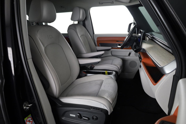 Volkswagen ID. Buzz 1st Max 77kWh 204 PK | Navigatie | Wegklapbare trekhaak | Camera | Keyless entry