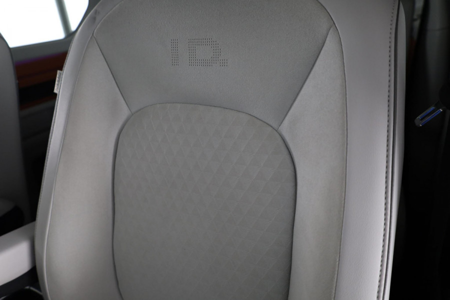Volkswagen ID. Buzz 1st Max 77kWh 204 PK | Navigatie | Wegklapbare trekhaak | Camera | Keyless entry
