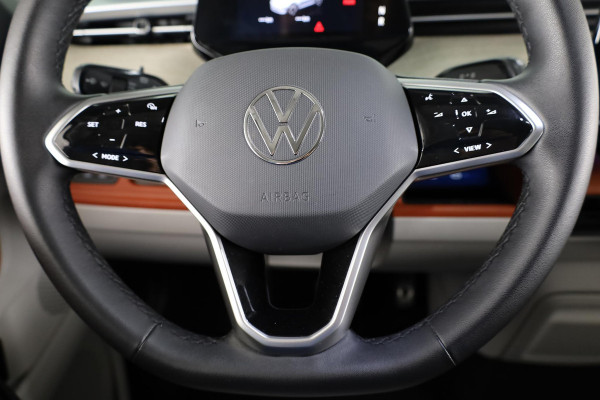 Volkswagen ID. Buzz 1st Max 77kWh 204 PK | Navigatie | Wegklapbare trekhaak | Camera | Keyless entry