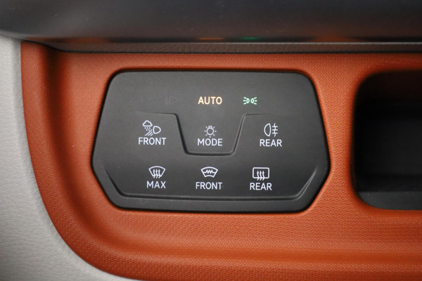 Volkswagen ID. Buzz 1st Max 77kWh 204 PK | Navigatie | Wegklapbare trekhaak | Camera | Keyless entry
