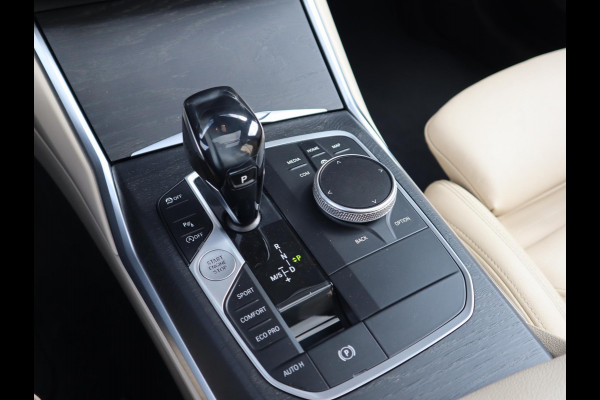 BMW 3 Serie Touring 320i High Executive Edition | Head Up | Adaptief Cruise | Panodak |