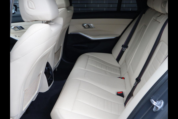 BMW 3 Serie Touring 320i High Executive Edition | Head Up | Adaptief Cruise | Panodak |