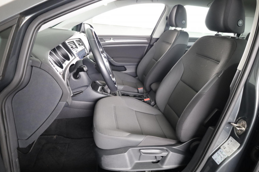Volkswagen Golf 1.0 TSI Comfortline 115 pk | Navigatie | Parkeersensoren | Adaptieve cruise control | Apple Carplay/Android Auto | Autom. airco |