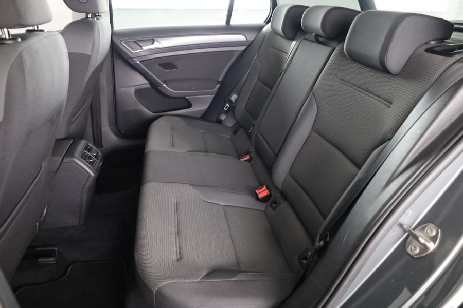 Volkswagen Golf 1.0 TSI Comfortline 115 pk | Navigatie | Parkeersensoren | Adaptieve cruise control | Apple Carplay/Android Auto | Autom. airco |