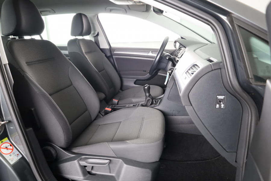 Volkswagen Golf 1.0 TSI Comfortline 115 pk | Navigatie | Parkeersensoren | Adaptieve cruise control | Apple Carplay/Android Auto | Autom. airco |