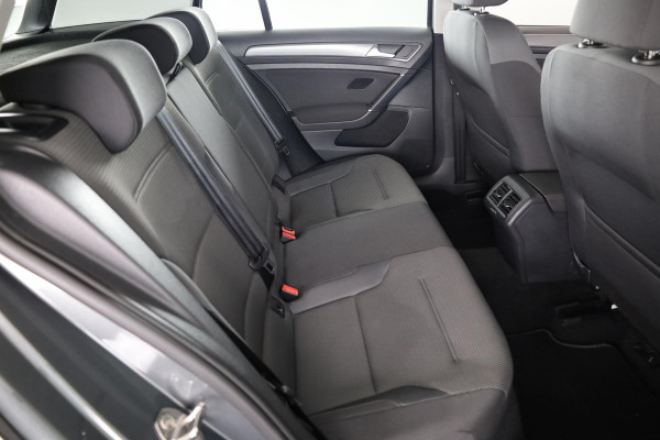 Volkswagen Golf 1.0 TSI Comfortline 115 pk | Navigatie | Parkeersensoren | Adaptieve cruise control | Apple Carplay/Android Auto | Autom. airco |