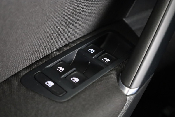 Volkswagen Golf 1.0 TSI Comfortline 115 pk | Navigatie | Parkeersensoren | Adaptieve cruise control | Apple Carplay/Android Auto | Autom. airco |