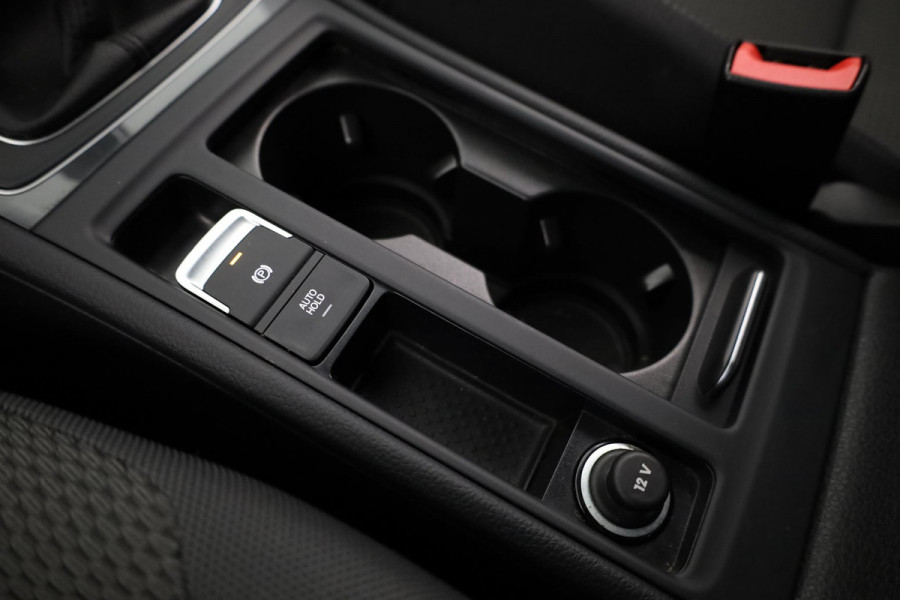 Volkswagen Golf 1.0 TSI Comfortline 115 pk | Navigatie | Parkeersensoren | Adaptieve cruise control | Apple Carplay/Android Auto | Autom. airco |