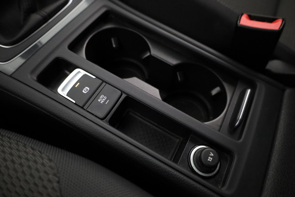 Volkswagen Golf 1.0 TSI Comfortline 115 pk | Navigatie | Parkeersensoren | Adaptieve cruise control | Apple Carplay/Android Auto | Autom. airco |
