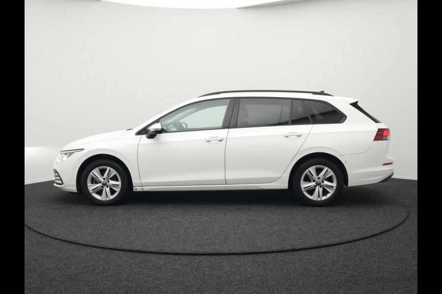 Volkswagen GOLF Variant 1.5 TSI Life Business 131pk | Adaptive Cruise | Camera | Alcantara Sportstoelen Verwarmd | IQ Light | Stuurverwaming |  Sfeerverlichting | Parkassist | Apple Carplay |