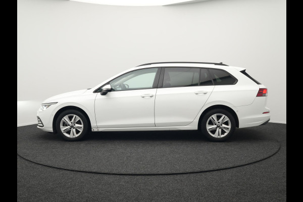 Volkswagen GOLF Variant 1.5 TSI Life Business 131pk | Adaptive Cruise | Camera | Alcantara Sportstoelen Verwarmd | IQ Light | Stuurverwaming |  Sfeerverlichting | Parkassist | Apple Carplay |