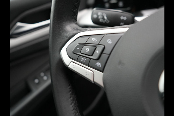 Volkswagen GOLF Variant 1.5 TSI Life Business 131pk | Adaptive Cruise | Camera | Alcantara Sportstoelen Verwarmd | IQ Light | Stuurverwaming |  Sfeerverlichting | Parkassist | Apple Carplay |